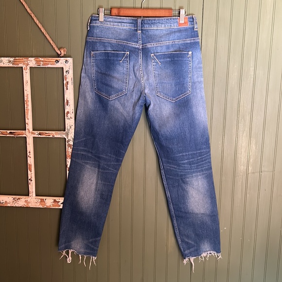 EUC - ZARA jeans - Picture 2 of 6